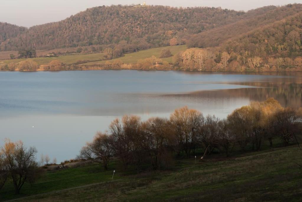 La Dimora Del Cavaliere - Stupenda Dimora A 5 Min Dal Lago Di Martignano Ангуилара Сабация Екстериор снимка